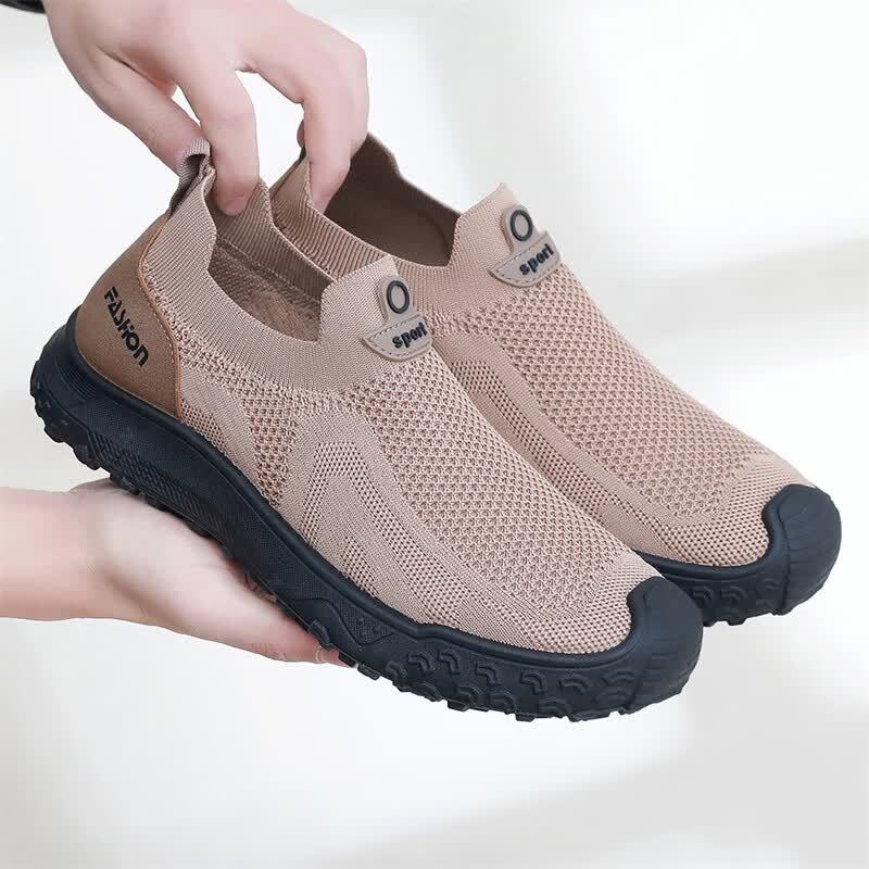 Men Shoes Designer - รองเท้าลำลองสำหรับผู้ชายในฤดูร้อน ดีไซน์แบบสวมที่ยืดหยุ่น ป้องกันการกระแทกบริเวณนิ้วเท้า พื้นรองเท้าทนทาน เหมาะสำหรับการเดินกลางแจ้งในชีวิตประจำวัน